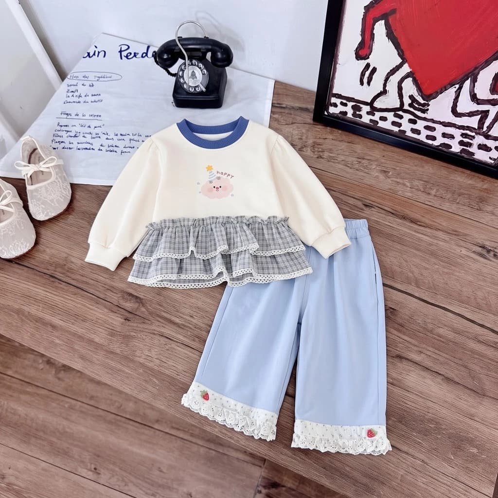 Set Đồ Bé Gái Áo Dài Tay Phối Váy Caro Quần Short Bèo Ren Dễ Thương, Set Thu Đông Bé Gái Chất Nỉ Ấm Áp Cho Bé