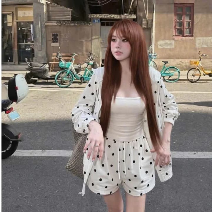 Set Bộ Đô Nữ 3 Món Nỉ Chấm Bi Đen Trắng Áo Khoác Nỉ 2 Da Có Mũ Kèm Áo Zip Trắng Mix Quần Sooc Đùi Ống Rộng