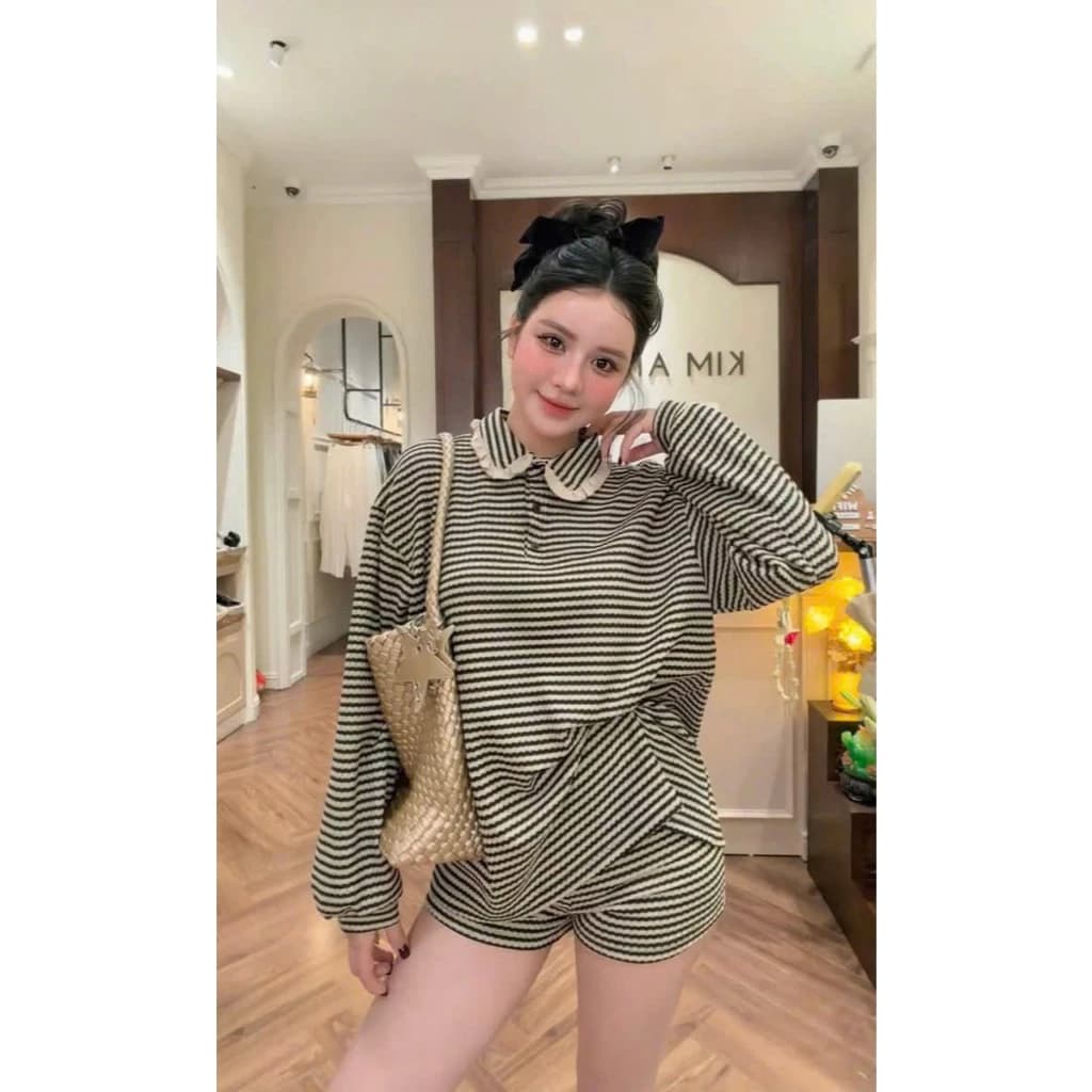 Set Bộ Đồ Nữ Len Kẻ Ngang Áo Dài Tay Cổ Sen Viền Bèo Cúc Lửng Form Rộng Mix Quần Sooc Đùi Ống Rộng