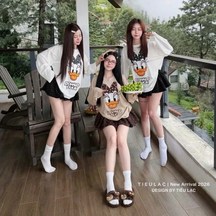 Set áo thun giấy in hình vịt dễ thương mix chân váy chấm bi xoè kèm quần bảo hộ
