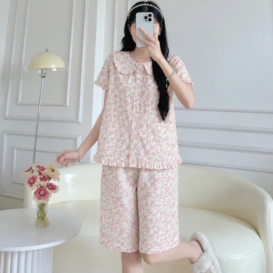 Bộ ngủ quần lửng áo cộc tay cổ sen viền bèo dễ thương Cotton, Xô muslin, Lụa, Đũi, Tôn, Lanh, Kate thô DBTK