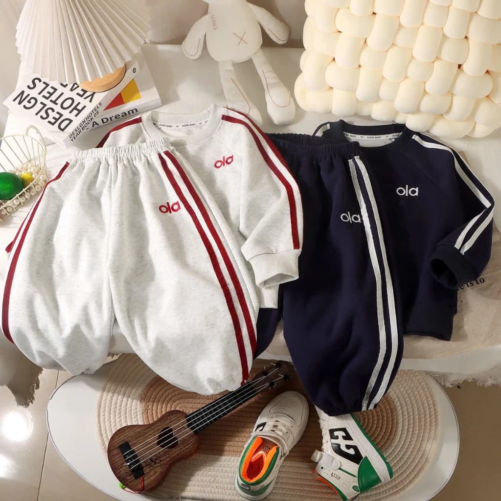 SET BỘ NỈ TÀU Thể Thao OLA Thu Đông Dành Cho Bé Trai , Gái Chạy Viền Sọc  Size 9-44kg , Lót Bông Ấm Áp (XMĐ 2)