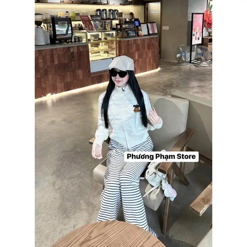 𝓝𝓪_𝓕𝓪𝓼𝓱𝓲𝓸𝓷𝓷 Set Áo Len Kèm Quần Xuông Kẻ , Áo Khoác Len Lông Xù Miu Miu Cổ Cao Thêu Chữ Hàng L1 Cao Cấp