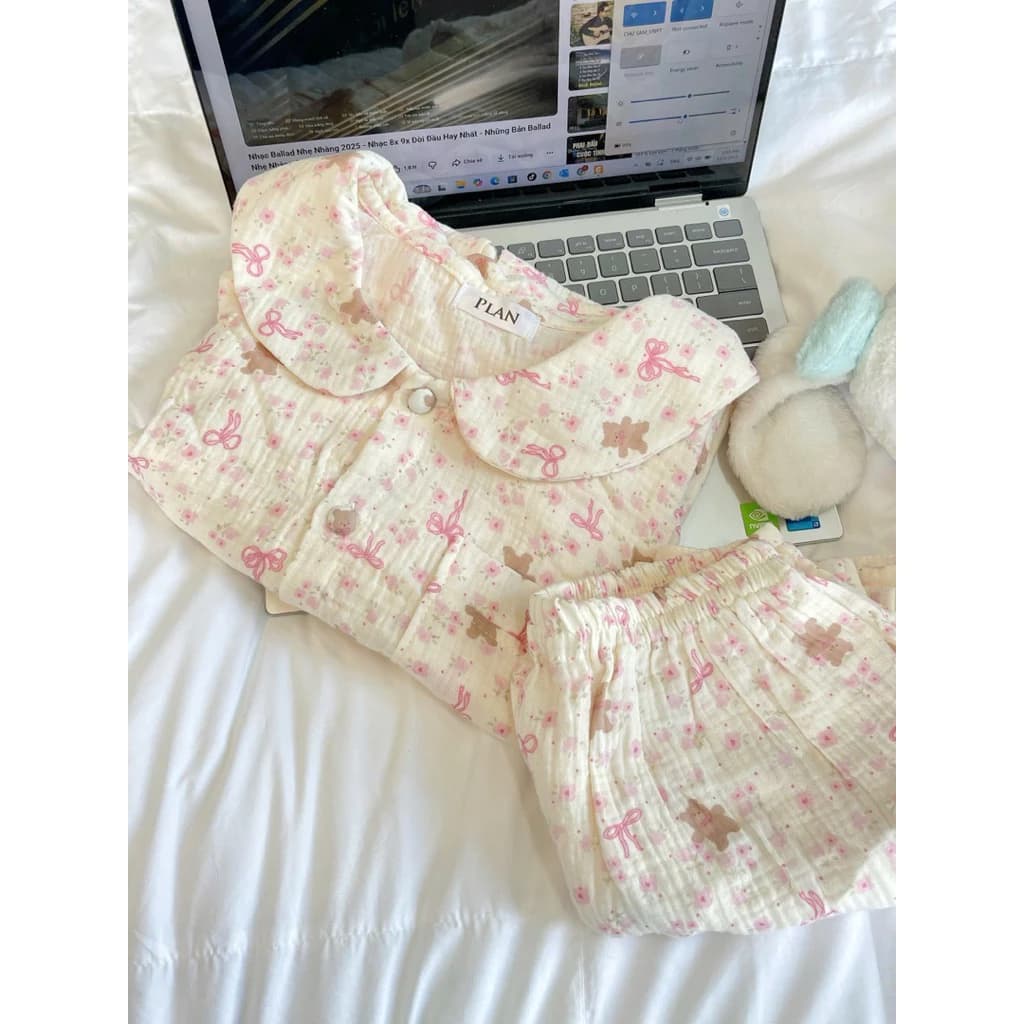 xô muslin -  hoaj tiết nơ-gấu nâu cổ sen (nút bọc vải) tặng cột tóc ,có đủ dài ngắn. size(38-80kg)