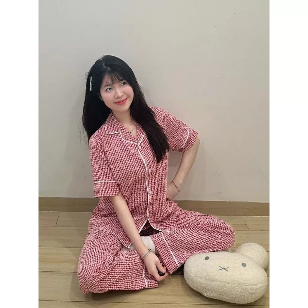 Pyjama hoa nhí màu đỏ caro trắng - Chất vải xốp nhún - Đồ ngủ nữ, đồ mặc nhà