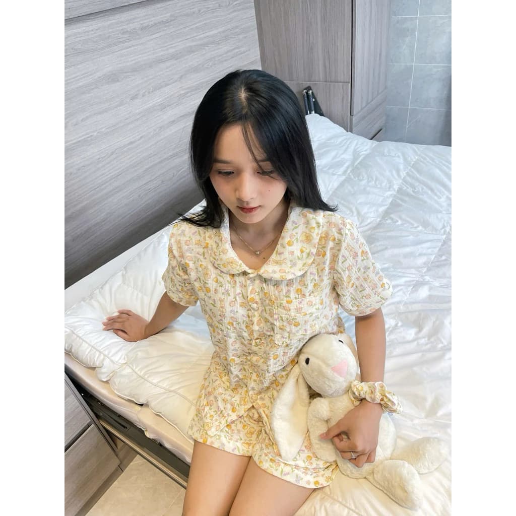 xô muslin hoạ tiết thỏ vàng,cổ sen từ 37-90kg (đủ tay  dài và ngắn ) vải mềm mịn .thấm hút tốt.an toàn tuyệt đối cho da