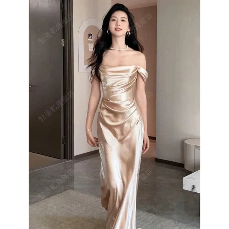 Đầm thiết kế trễ vai dáng dài chất lụa nhăn phối dây đan lưng - LỤA NHĂN