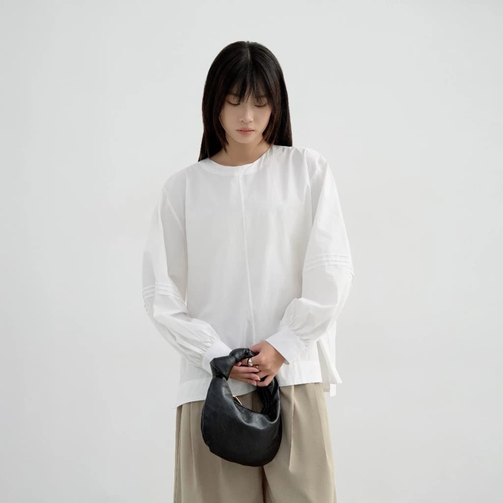 Áo Kiểu Tay Dài Màu Trắng Chất Vải Cotton, Áo Nữ Dài Tay Cổ Tròn Form Rộng  - Round Blouse