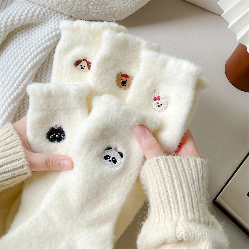 Set 5 Đôi Tất Nữ TL3 Giữ Ấm Mùa Thu Đông – Tất Lông San Hô Dày, Cổ Trung Đến Giữa Bắp Chân, Mềm Mại Đa Năng