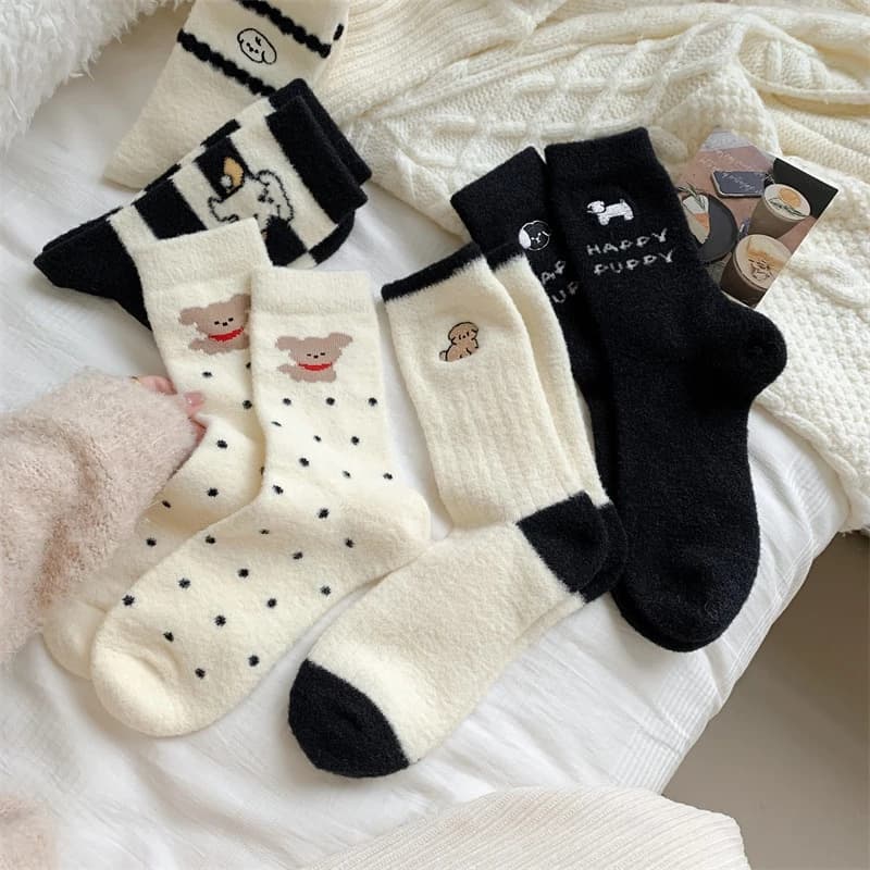 Set 5 Đôi Tất Nữ TL4 Giữ Ấm Mùa Thu Đông – Tất Lông San Hô Dày, Cổ Trung Đến Giữa Bắp Chân, Mềm Mại Đa Năng