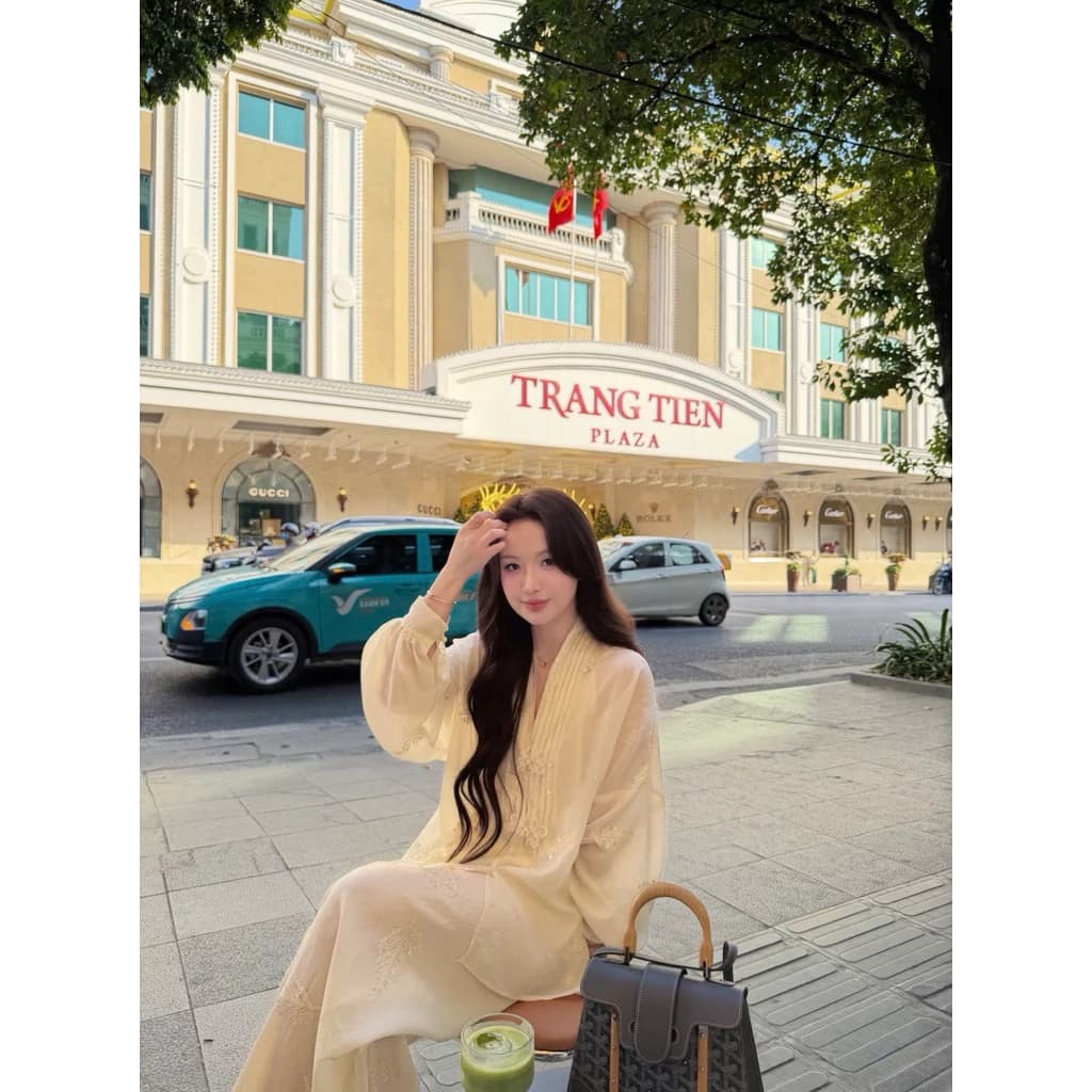 Minh Châu •LALASTUDIO• Áo tơ cổ V phối xếp ly kèm quần dài chất liệu vải tơ kim sa cao cấp tiểu thư thanh lịch