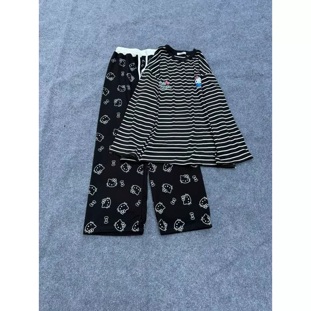 Sét Quần Áo Dài Tay Kẻ Vằn In Logo Kitty Mix Quần Mèo Cạp Trắng Xinh Xắn Đáng Yêu.